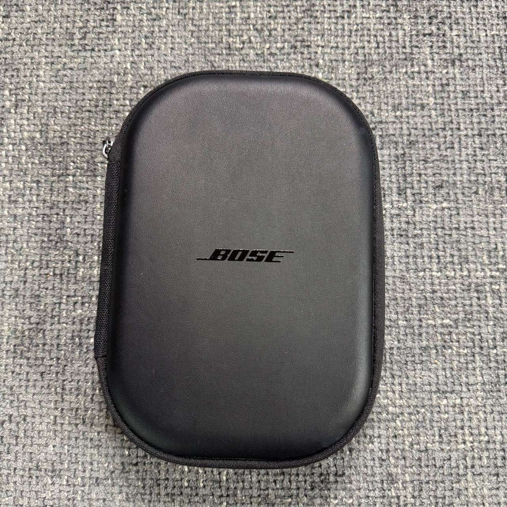 Bose QuietComfort Headphone Travel Case Unisex OS Black Hard Shell Zippered